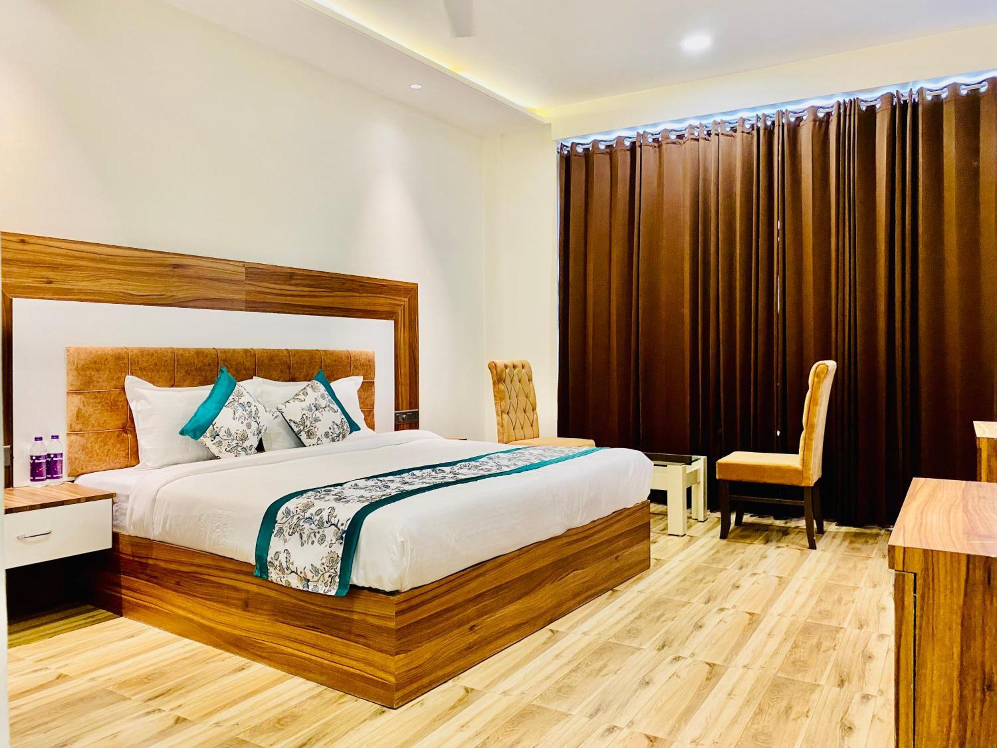 Hotel White House Walking Distance From Golden Temple- With Parking Amritsar Exterior photo